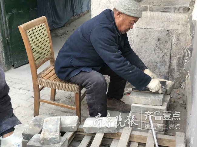 揭秘芙蓉街“疗养” 修复老建筑的砖是咋切出来的？(图1)