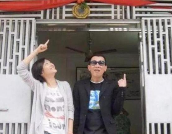 演员郭晓冬的老家依旧是住在农村的砖房生活真低调(图4)