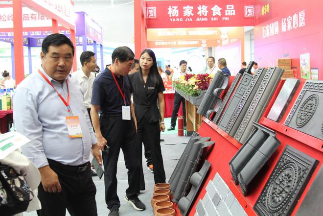 盛会上的“古典小院”(图4)