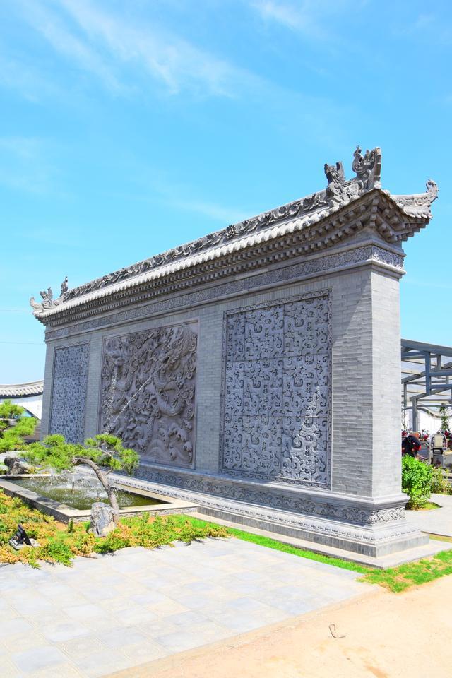 四合院里的古建砖雕原来价格这么便宜现在知道还不算晚！(图1)
