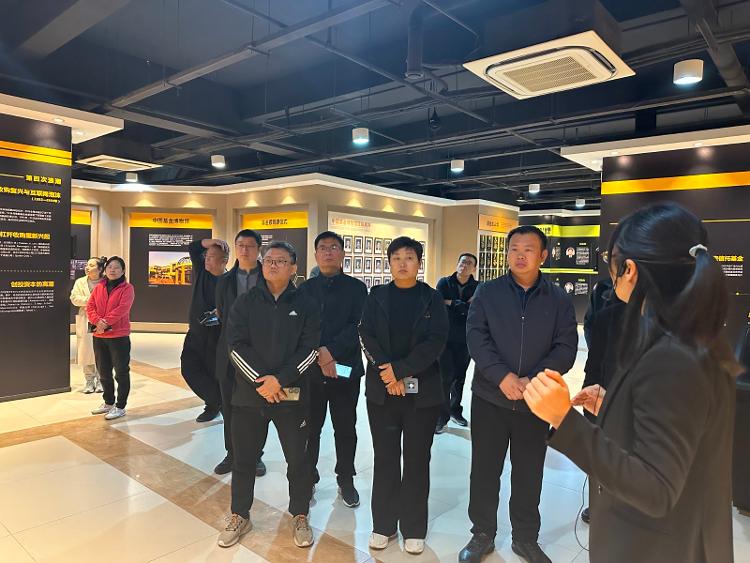 同心向前“毅”路同行——赴苏州“体悟实训”队开展徒步金鸡湖感受苏州工业园区发展新态势活动(图2)