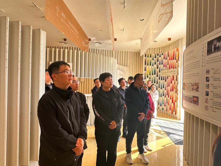 同心向前“毅”路同行——赴苏州“体悟实训”队开展徒步金鸡湖感受苏州工业园区发展新态势活动(图3)