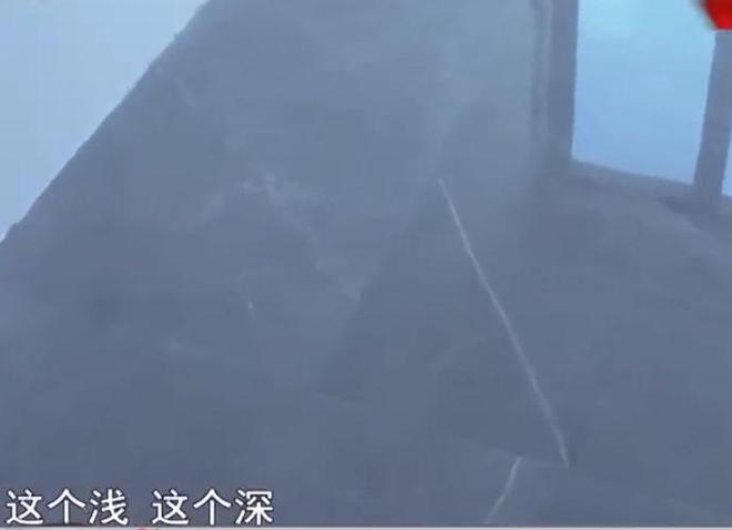 花几万买地砖装修公司铺完后发现颜色不一商家：赔你3000(图1)